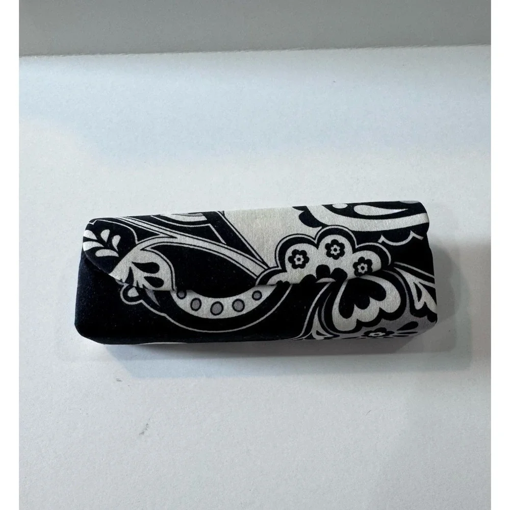 Vera Bradley Black White Paisley Glasses Case Floral Unique Magnetic Roll Case